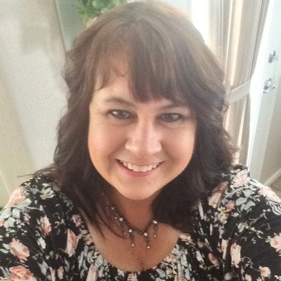 Meet your Posher, Michele - Picture 1 of 1